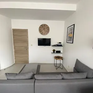 1-c Superbe Tres Calme Et Bien Decore Apartment