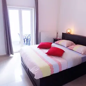 La Lodelinsartoise - Meuble De 3 Cles Apartment